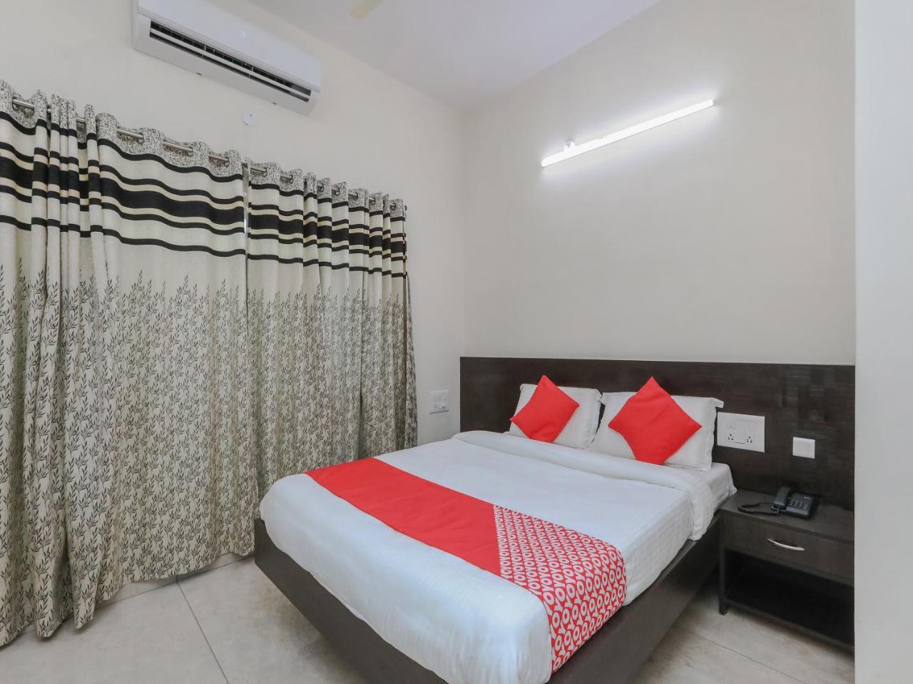 Oyo 22211 Shree Ankanatheshwara Residency Hotel Nanjangud Eksteriør billede