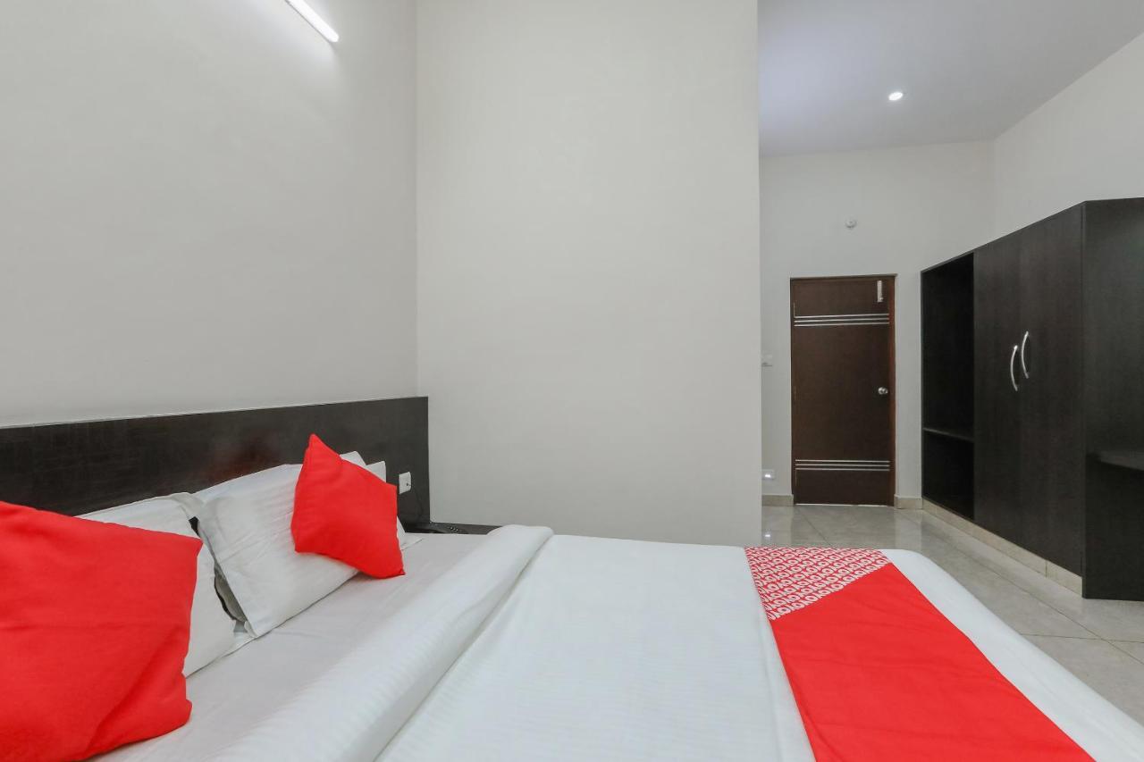 Oyo 22211 Shree Ankanatheshwara Residency Hotel Nanjangud Eksteriør billede