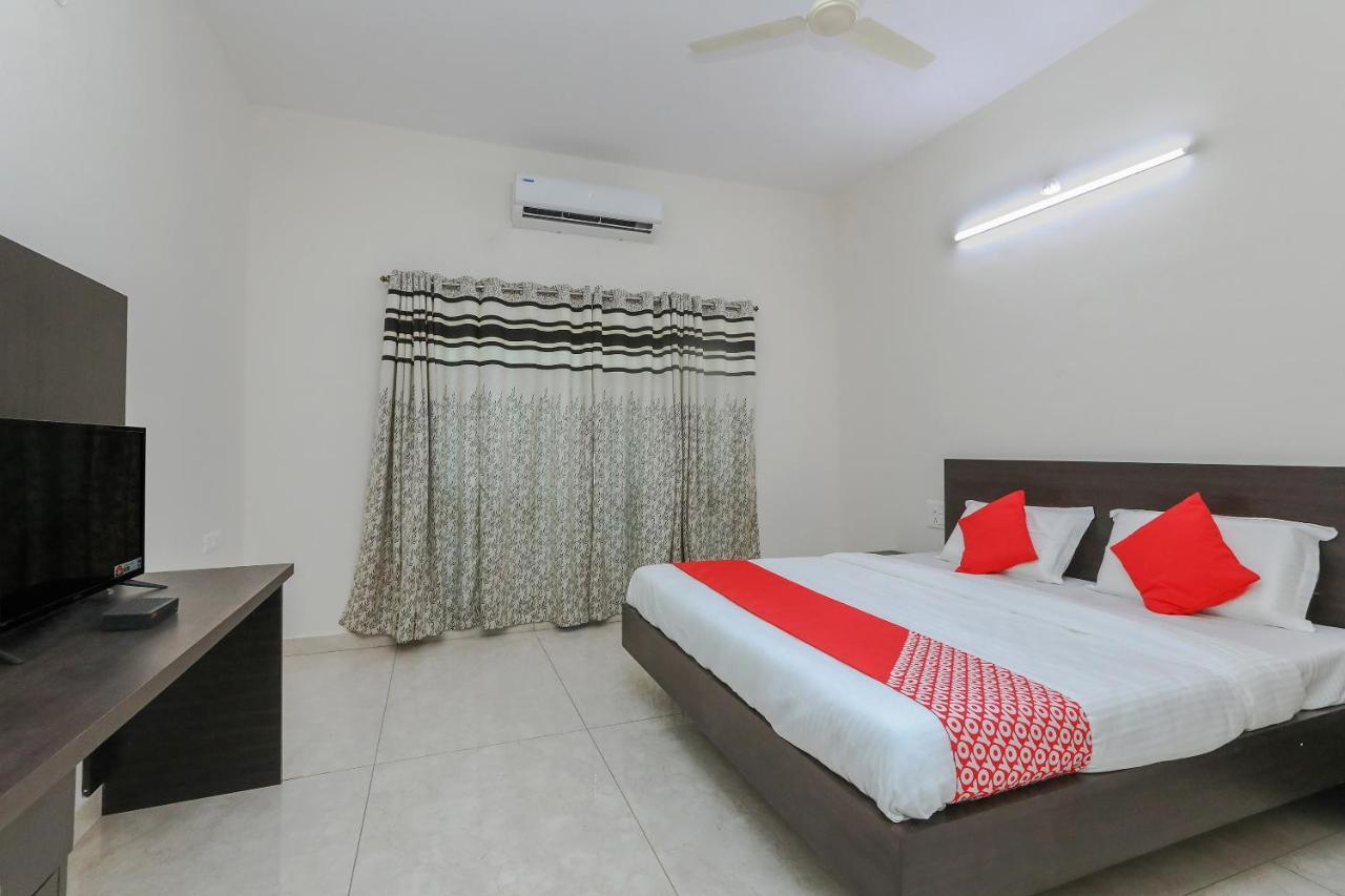 Oyo 22211 Shree Ankanatheshwara Residency Hotel Nanjangud Eksteriør billede