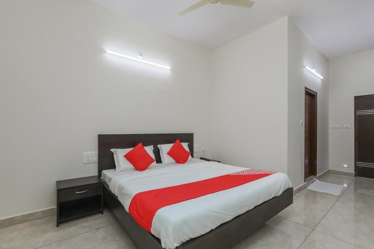 Oyo 22211 Shree Ankanatheshwara Residency Hotel Nanjangud Eksteriør billede