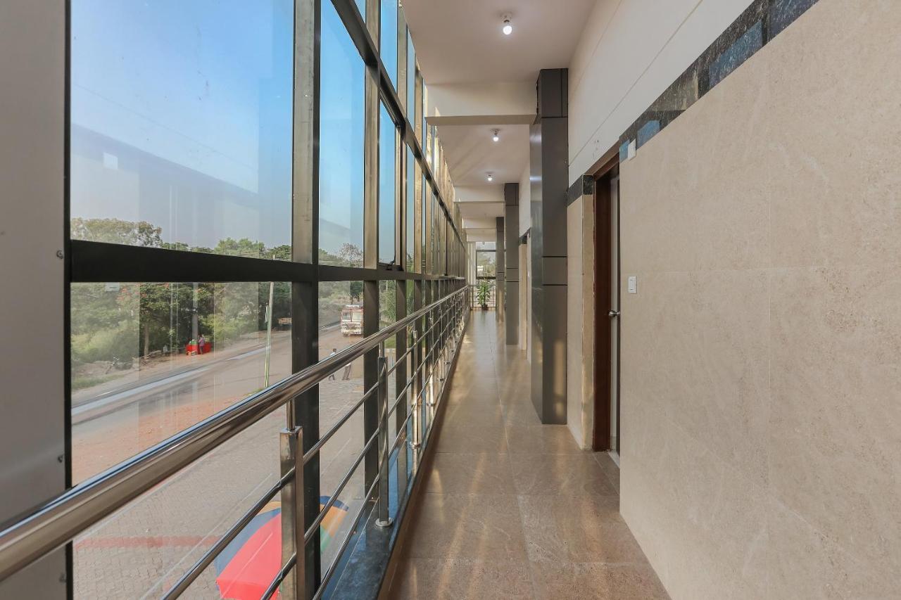 Oyo 22211 Shree Ankanatheshwara Residency Hotel Nanjangud Eksteriør billede